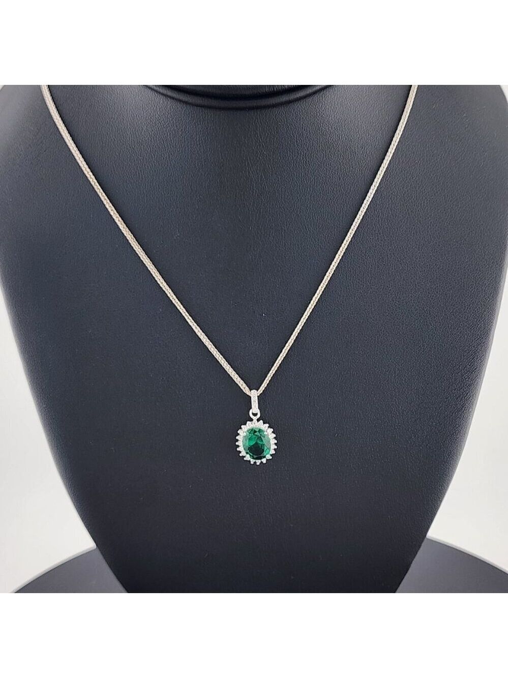 Sterling Silver 925 Green Pendant Necklace – Soft & Stylish Jewelry